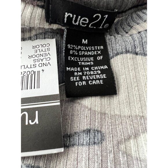 Bundle of 3 - Short Sleeve Tops - Size Medium - Picture 5 of 7